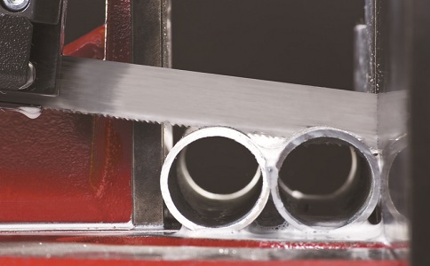 甘南锯切金属材料时出现卡带锯条原因以及处理方法？